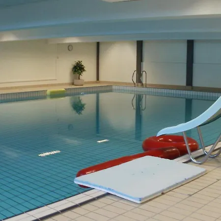 Apartment 4 Person Holiday On A In *